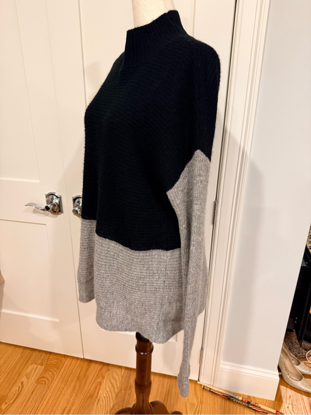 525 America Cashmere Black & Gray Colorblock Mock Neck Sweater - Picture 2 of 10